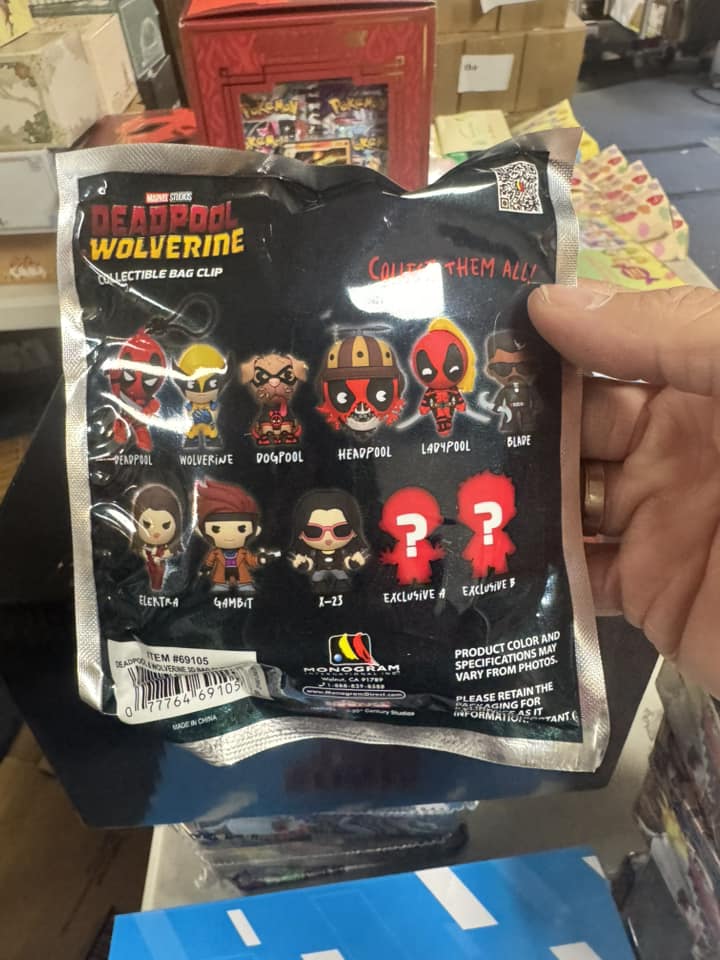 Monogram: 3D Figural Bag Clip MARVEL DEADPOOL & WOLVERINE Mystery Pack [1 RANDOM Figure]