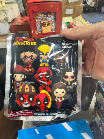 Monogram: 3D Figural Bag Clip MARVEL DEADPOOL & WOLVERINE Mystery Pack [1 RANDOM Figure]