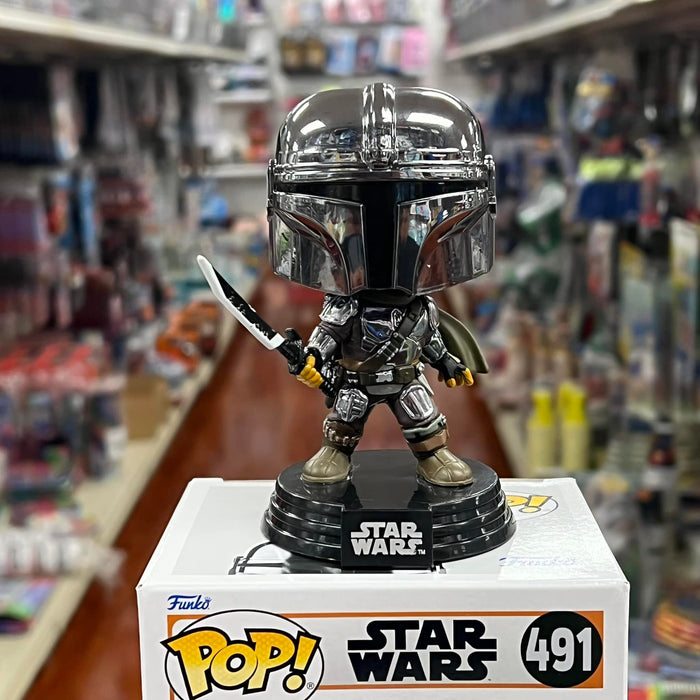 FUNKO POP! Special Edition Metallic The Mandalorian with Darksaber GITD #491