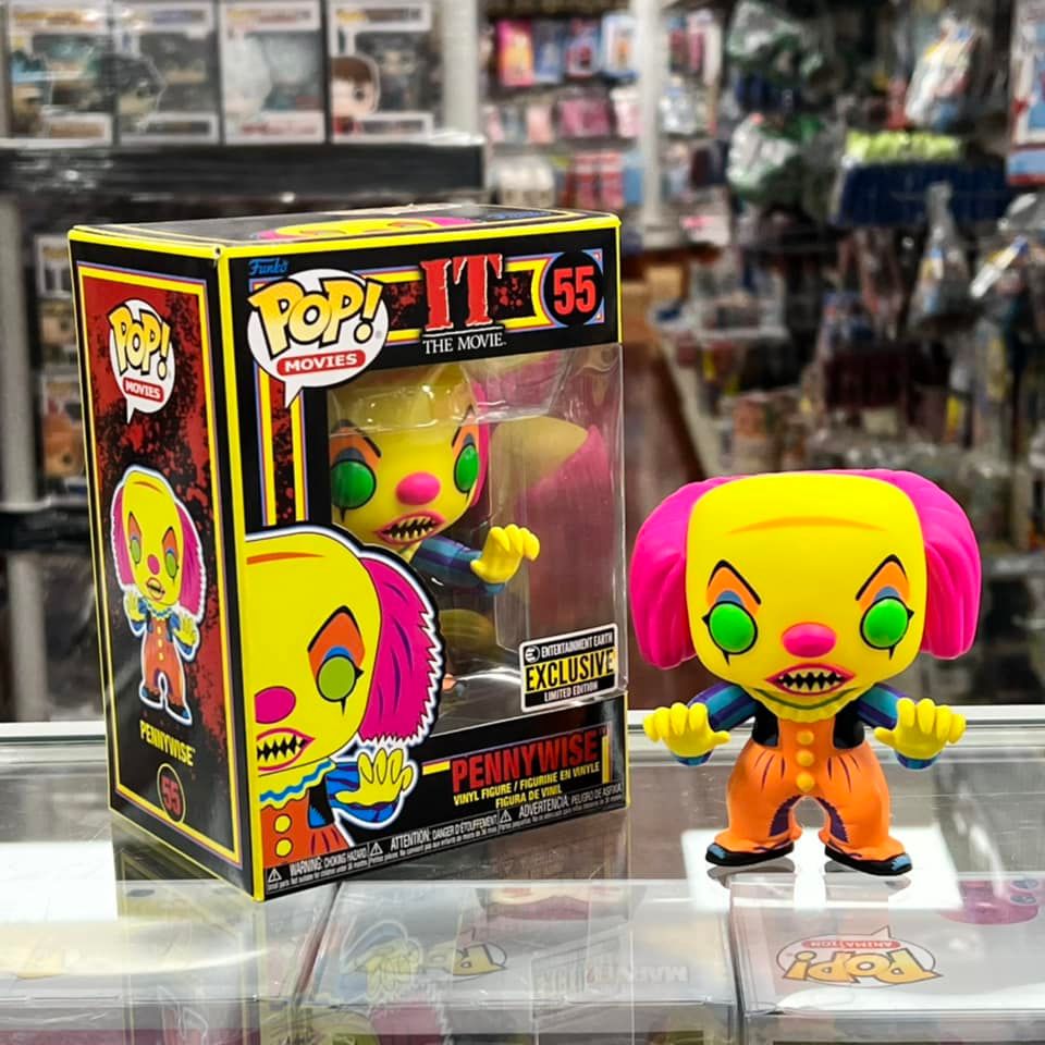 Funko Pop! HORROR MOVIES HALLOWEEN IT MOVIES PENNYWISE (Black light) Vinyl Figure ENTERTAINMENT EARTH EXCLUSIVE
