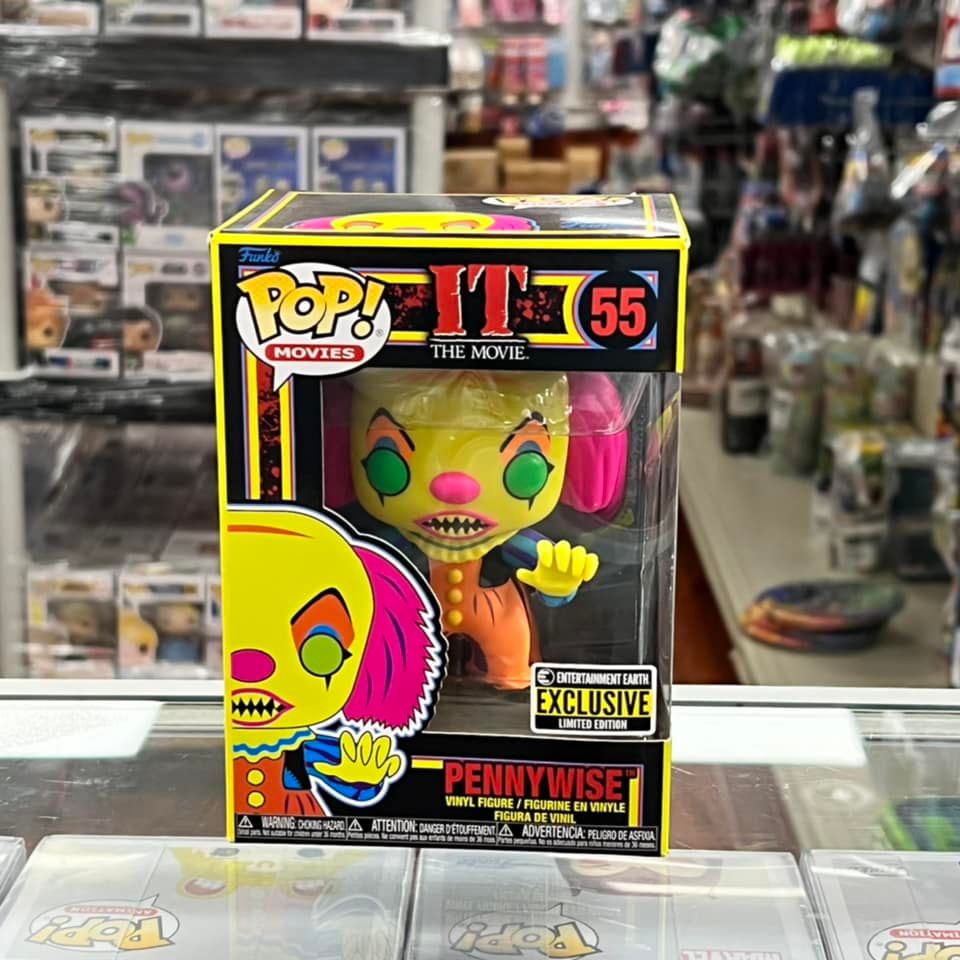 Funko Pop! HORROR MOVIES HALLOWEEN IT MOVIES PENNYWISE (Black light) Vinyl Figure ENTERTAINMENT EARTH EXCLUSIVE
