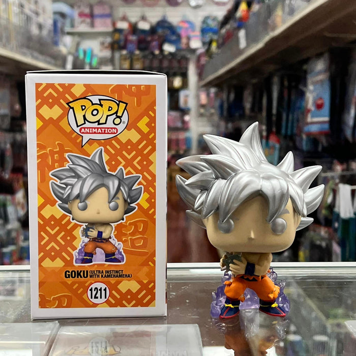 Funko POP! Animation Dragon Ball Super Goku (Ultra Instinct with  Kamehameha) #1211 Exclusive