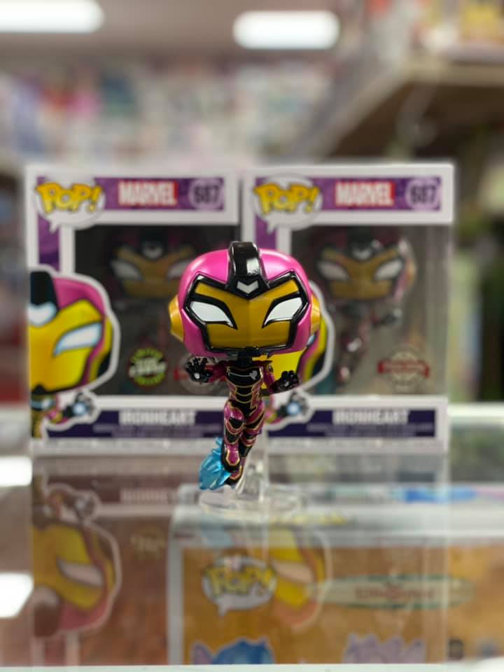 Funko Pop! MARVEL IRONHEART Common & Chase Bundle Bobble-head Figure #687 Special Edition Sticker!